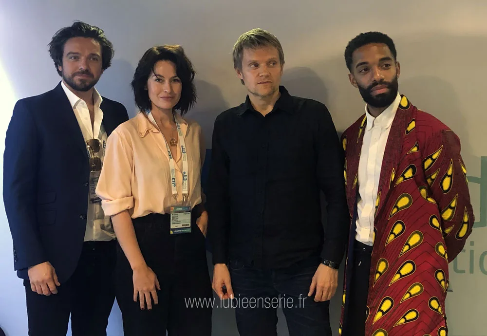 Luke Allen-Gabe, Elliot Barnes-Worrell, Maimie McCoy et Marc Warren van der valk