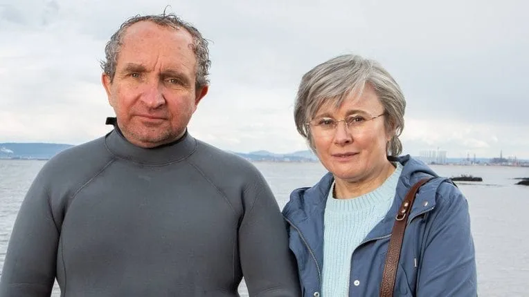 THE THIEF, HIS WIFE AND THE CANOE série